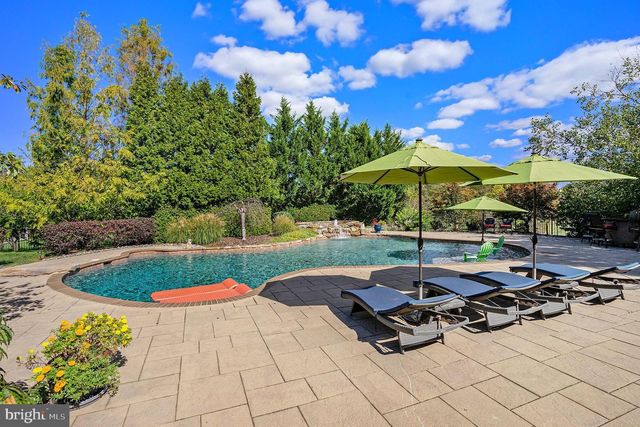 876 ASHBOURNE WAY, Schwenksville, PA 19473