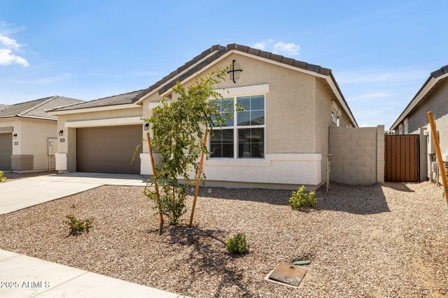 17668 W ONYX Avenue, Waddell, AZ 85355