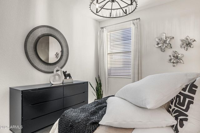 17668 W ONYX Avenue, Waddell, AZ 85355