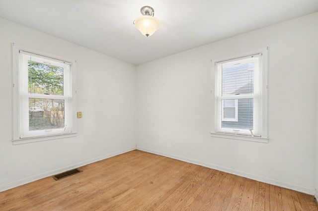718 Buckingham Street SW, Wyoming, MI 49509
