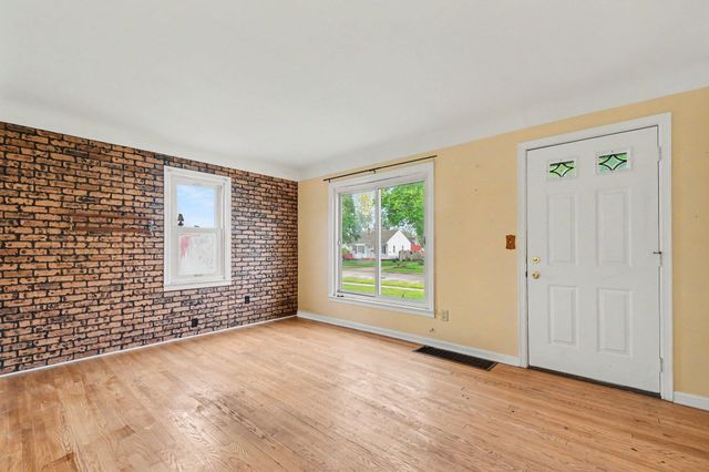 718 Buckingham Street SW, Wyoming, MI 49509