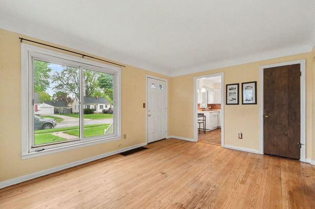 718 Buckingham Street SW, Wyoming, MI 49509