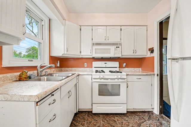 718 Buckingham Street SW, Wyoming, MI 49509