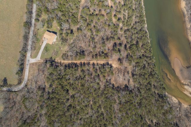 000 Farm Road 1200, Eagle Rock, MO 65641