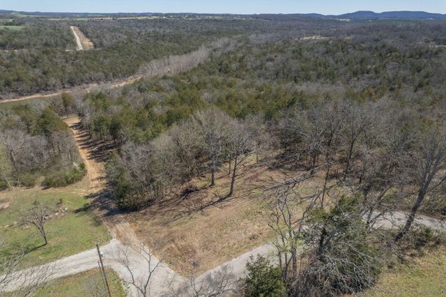 000 Farm Road 1200, Eagle Rock, MO 65641