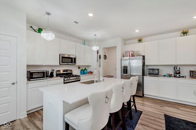 7826 Hillway Drive, Indianapolis, IN 46113