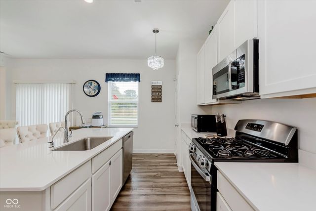 7826 Hillway Drive, Indianapolis, IN 46113