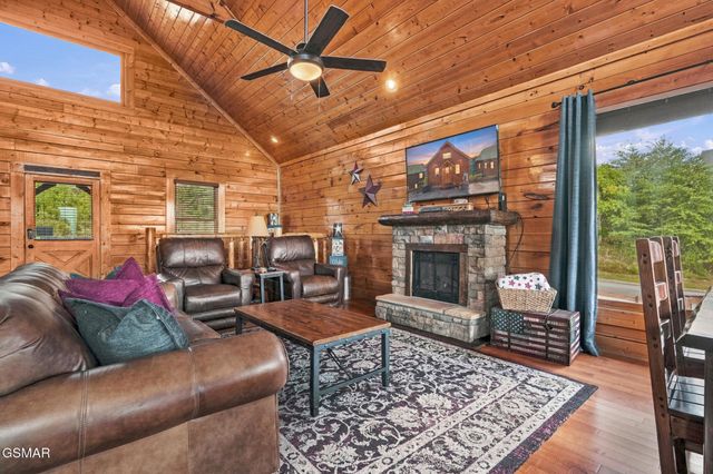 2310 Top of The World Drive, Sevierville, TN 37876
