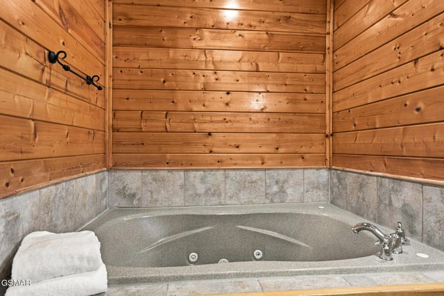 2310 Top of The World Drive, Sevierville, TN 37876