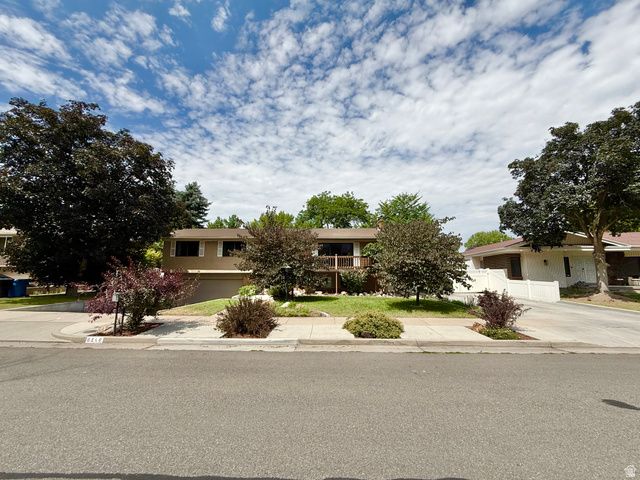6246 S LORREEN DR, Murray, UT 84121