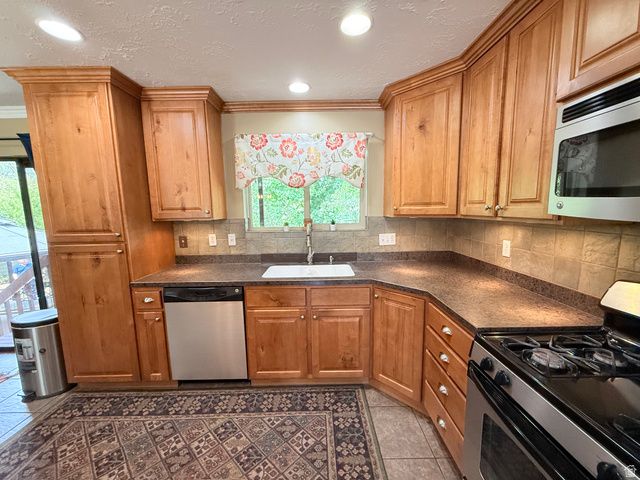 6246 S LORREEN DR, Murray, UT 84121