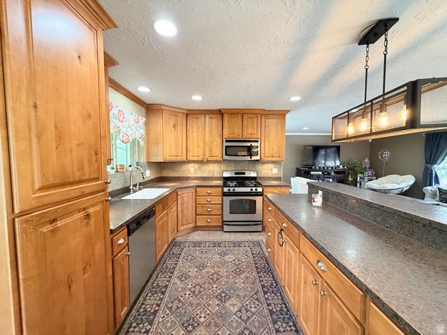 6246 S LORREEN DR, Murray, UT 84121