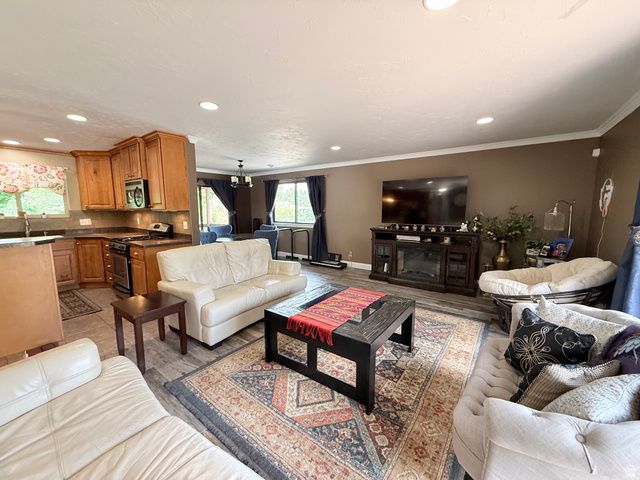 6246 S LORREEN DR, Murray, UT 84121