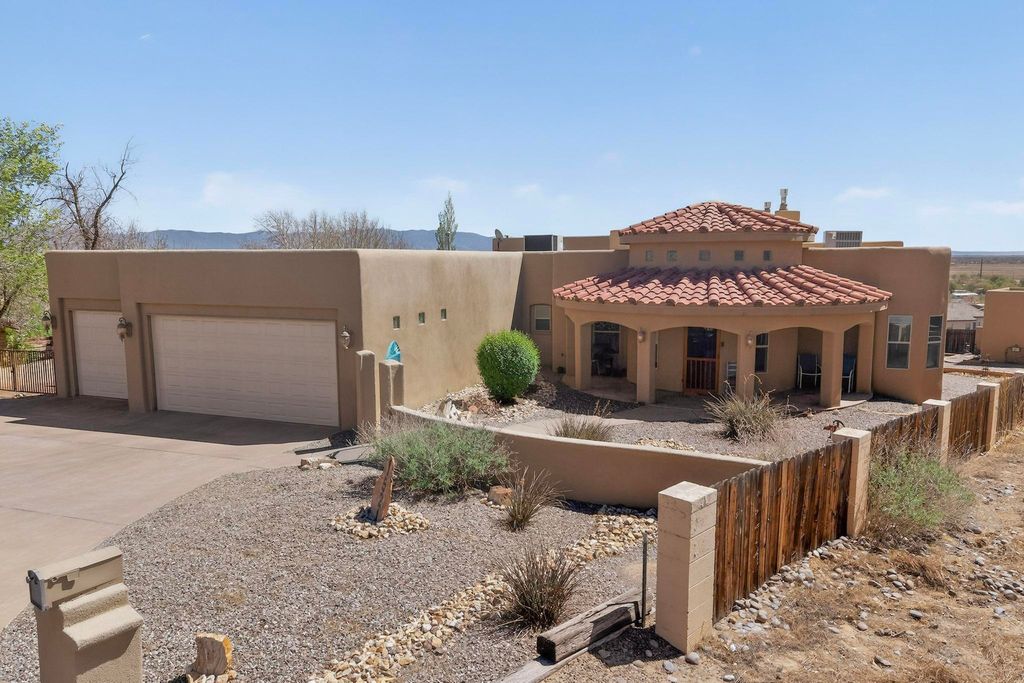 1521 Valley View Drive SW, Los Lunas, NM 87031