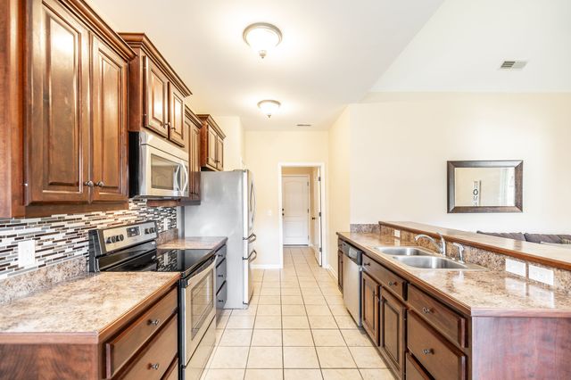 610 Indian Ridge Cir, White House, TN 37188