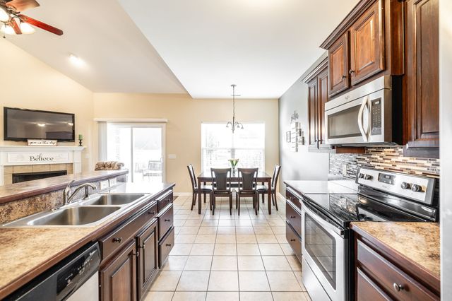 610 Indian Ridge Cir, White House, TN 37188