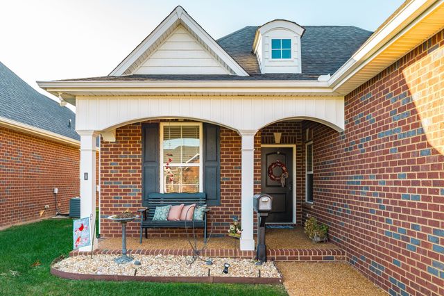 610 Indian Ridge Cir, White House, TN 37188