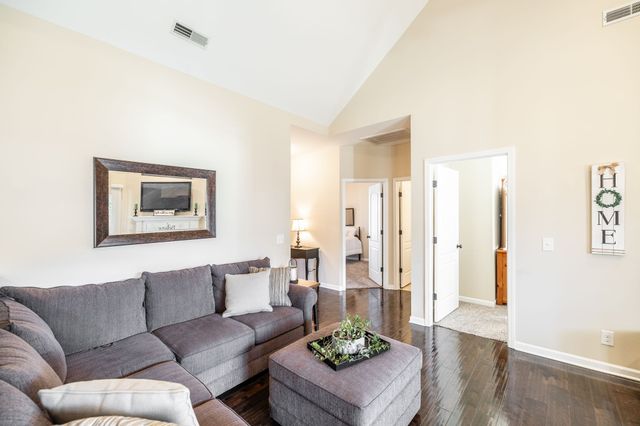 610 Indian Ridge Cir, White House, TN 37188