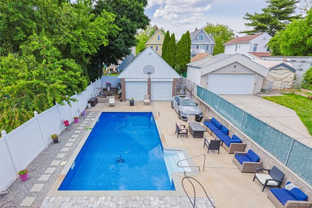 149-29 12th Road, Whitestone, NY 11357