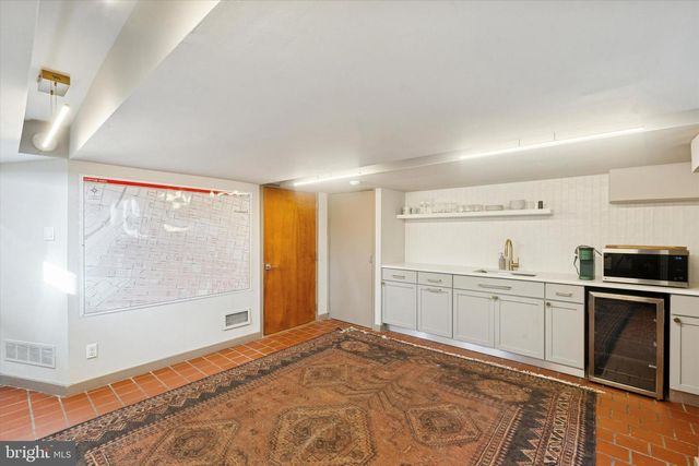 2101 LOMBARD ST, Philadelphia, PA 19146