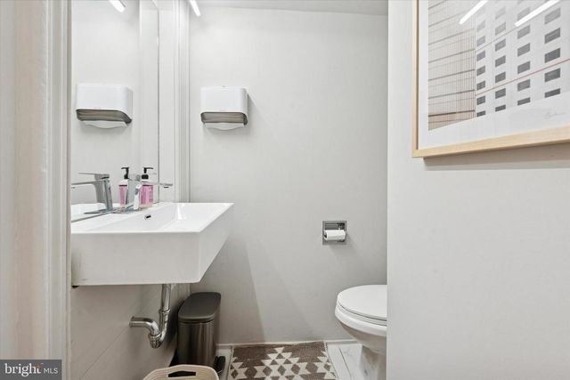 2101 LOMBARD ST, Philadelphia, PA 19146