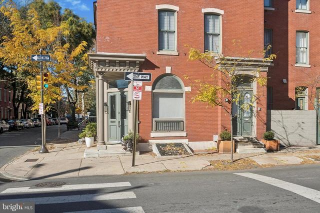 2101 LOMBARD ST, Philadelphia, PA 19146