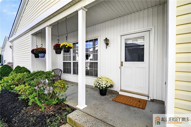 607 Waterside Boulevard 607, Monroe, NJ 08831