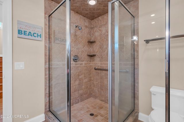 18 Meadow Avenue, Manasquan, NJ 08736