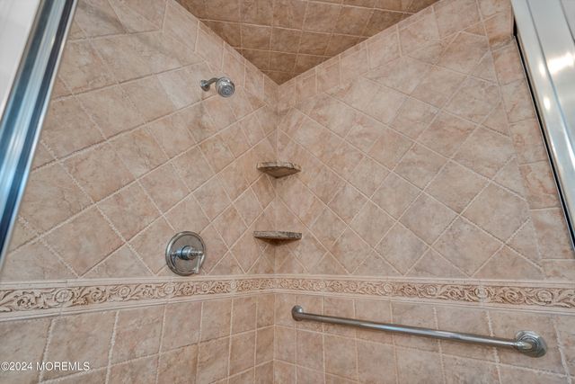 18 Meadow Avenue, Manasquan, NJ 08736