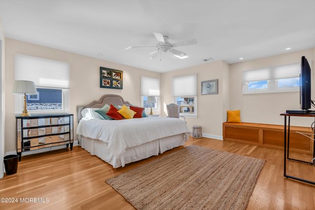 18 Meadow Avenue, Manasquan, NJ 08736