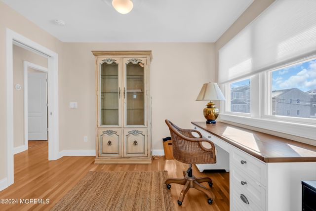 18 Meadow Avenue, Manasquan, NJ 08736