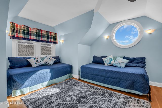 18 Meadow Avenue, Manasquan, NJ 08736