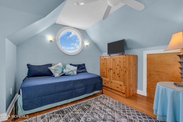 18 Meadow Avenue, Manasquan, NJ 08736