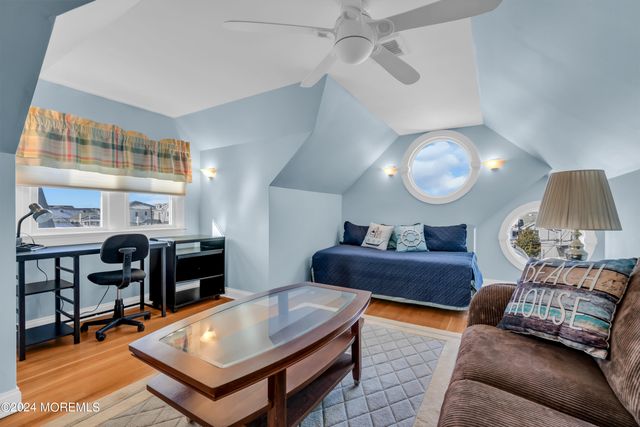 18 Meadow Avenue, Manasquan, NJ 08736