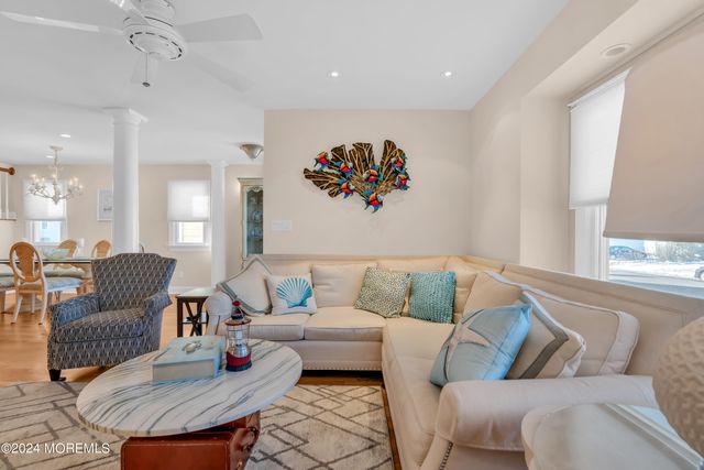 18 Meadow Avenue, Manasquan, NJ 08736