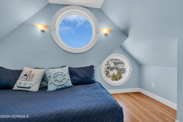 18 Meadow Avenue, Manasquan, NJ 08736