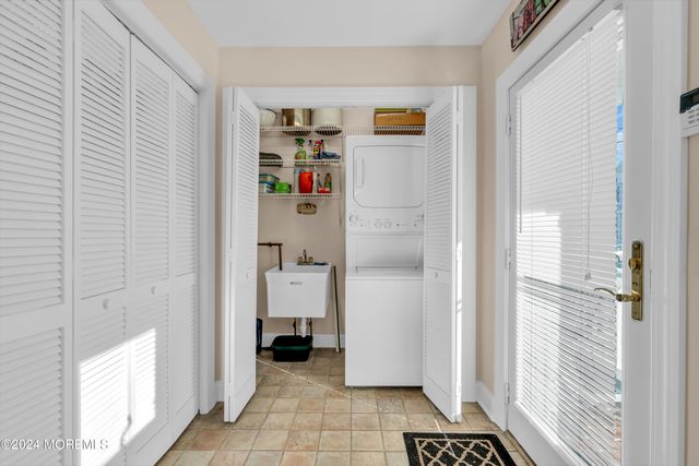 18 Meadow Avenue, Manasquan, NJ 08736