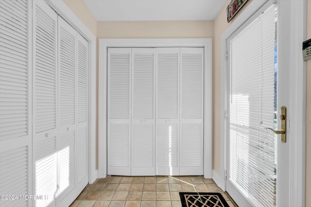 18 Meadow Avenue, Manasquan, NJ 08736