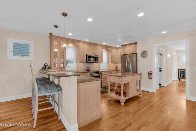 18 Meadow Avenue, Manasquan, NJ 08736