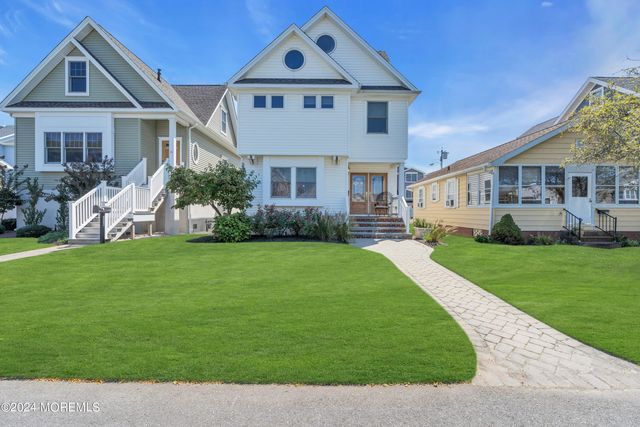 18 Meadow Avenue, Manasquan, NJ 08736