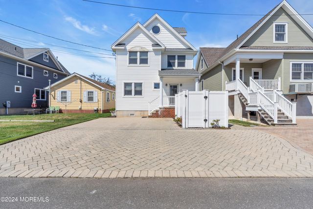 18 Meadow Avenue, Manasquan, NJ 08736