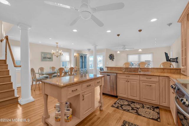 18 Meadow Avenue, Manasquan, NJ 08736