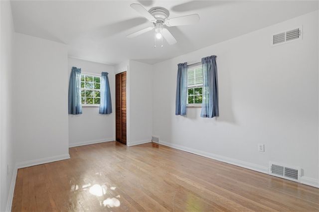 126 Columbia Dr, Pleasant Hills, PA 15236
