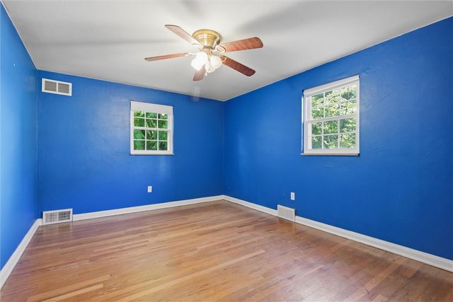 126 Columbia Dr, Pleasant Hills, PA 15236
