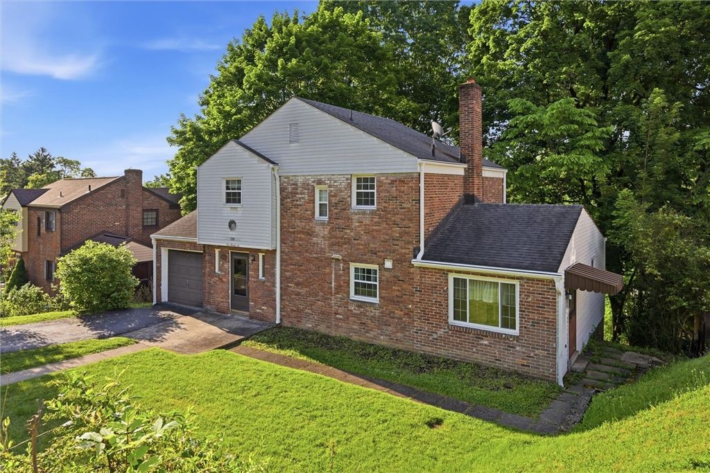 126 Columbia Dr, Pleasant Hills, PA 15236