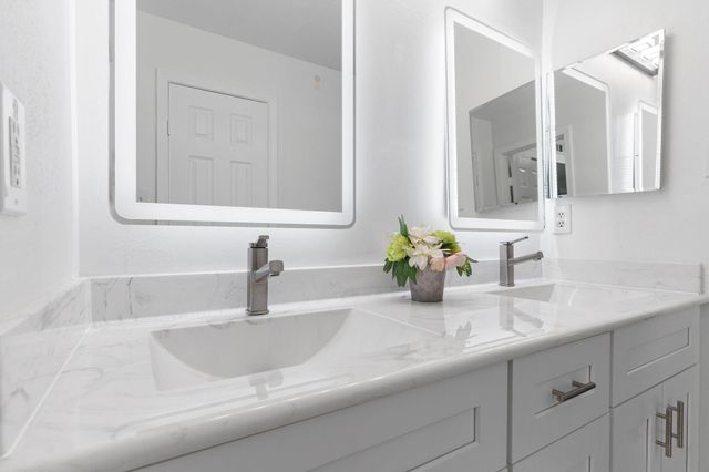 4444 Victory Drive Drive 1108, Houston, TX 77088