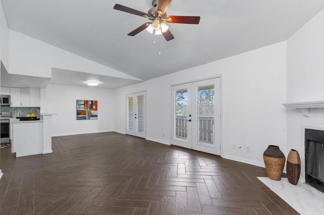 4444 Victory Drive Drive 1108, Houston, TX 77088