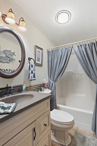 4 Rosemary St, Salem, NH 03079