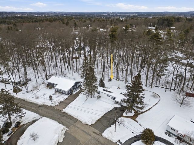 4 Rosemary St, Salem, NH 03079