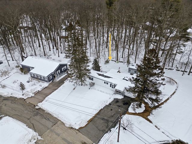 4 Rosemary St, Salem, NH 03079